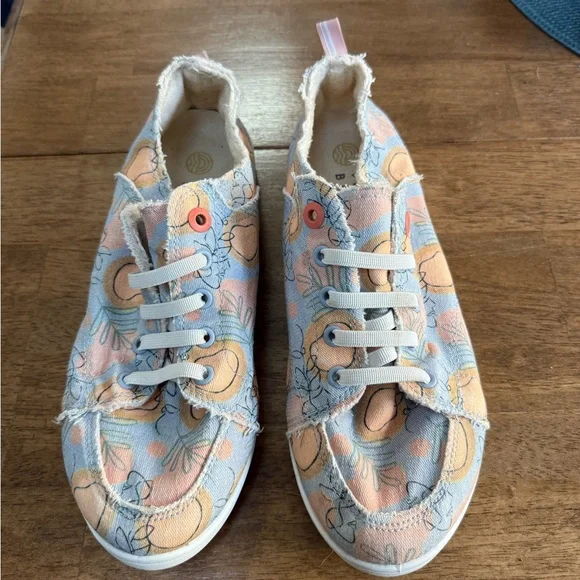 Vionic Beach Pismo Slip-on Sneakers in Pastel Blue and Peach- size 9. EUC - Picture 1 of 12